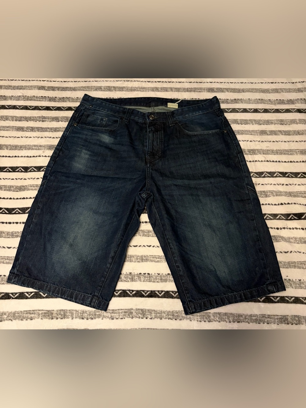 Sean John - men’s size 34 denim shorts